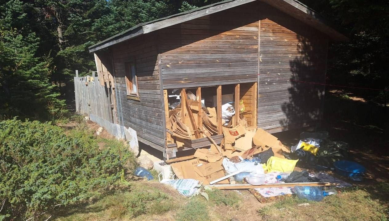 ayinin girdigi barakada hasar olusturdu lxkAErDv