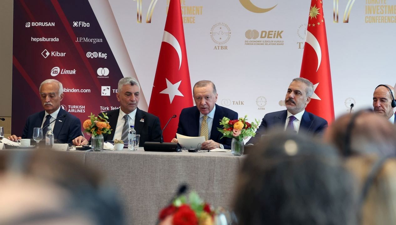 cumhurbaskani erdogan abd ile100 milyar dolarlik ticaret hedefimize ulasacagimiza inaniyorum QYQci8Mj