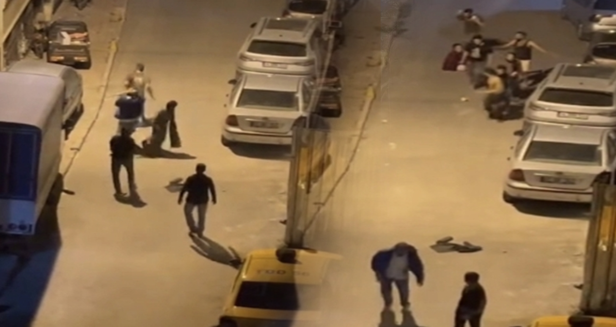 fatihte akil almaz kavga damacana icin birbirlerine girdiler hXPFw74D