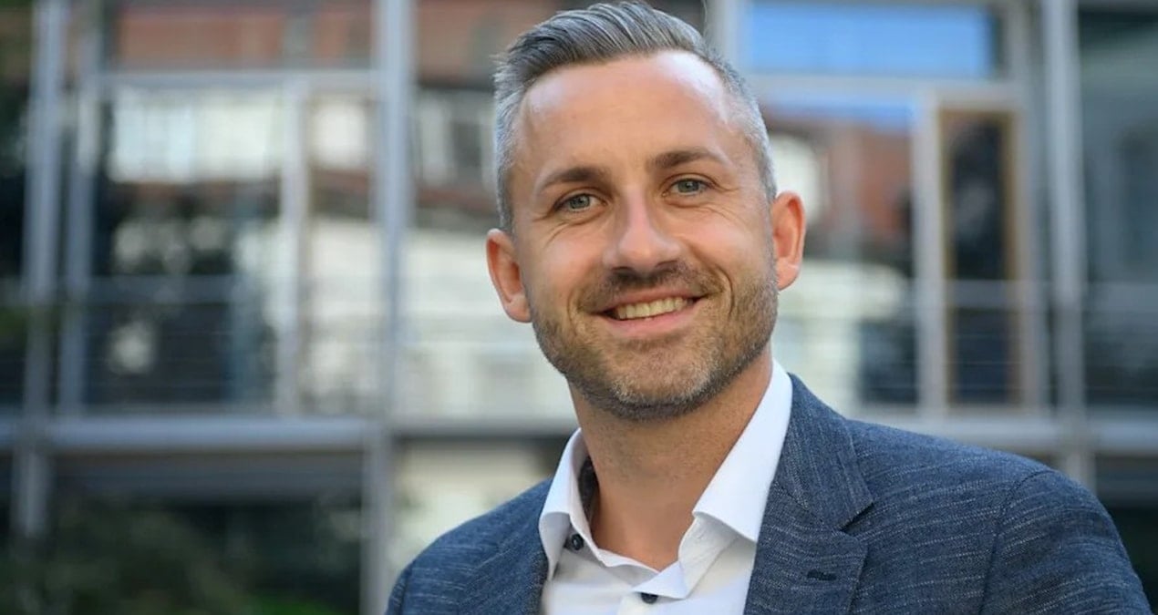 hitler ruhu hortladi asiri sag geliyor hCXdqXIT