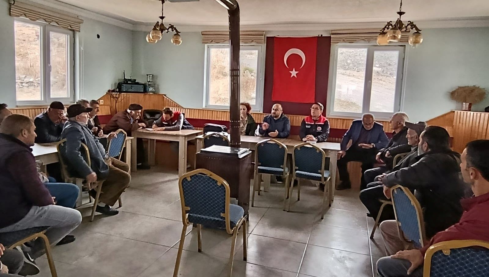 karsta ciftcilere sarbon egitimi verildi ZyZcDNjE