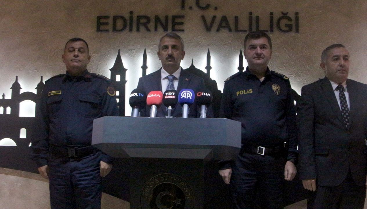 edirnede yurt disina kacmak isteyen 287 orgut mensubu yakalandi 4HKyklNk