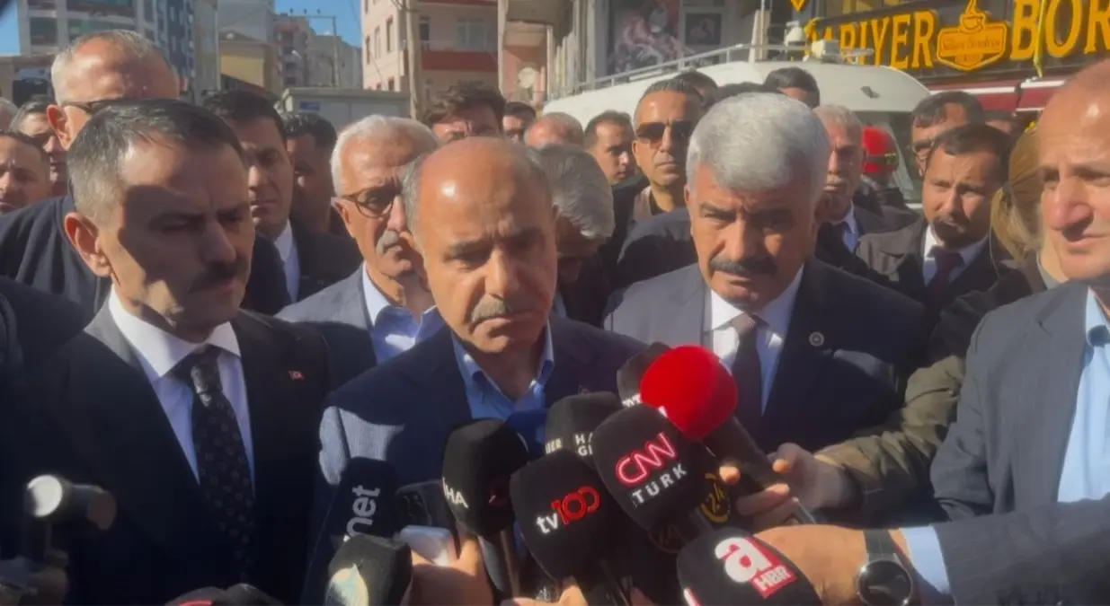 kocaelide coken bina 627 kisi mudahale ediyor hNKfhib9.jpg