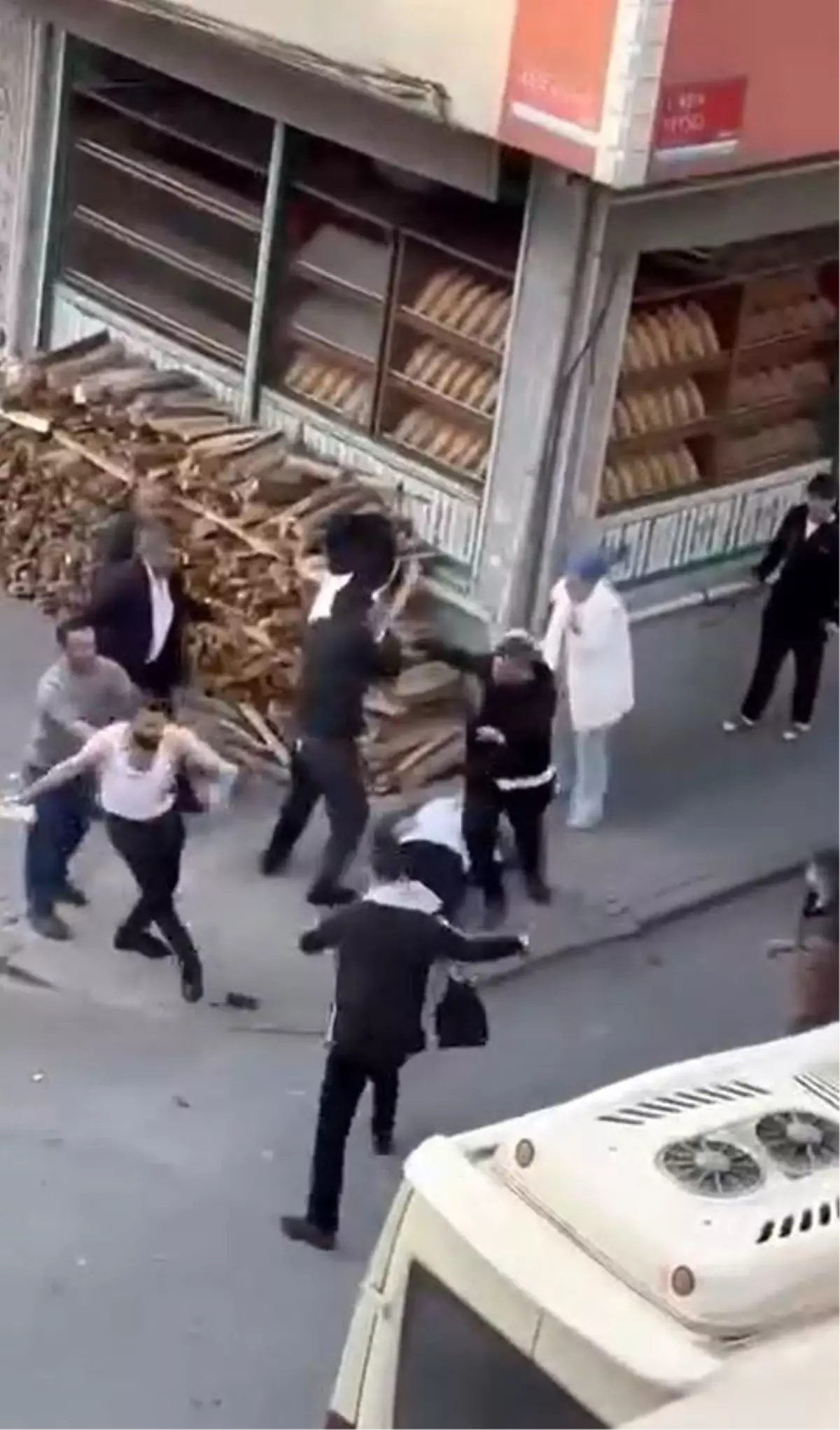 kucukcekmecede bicakli ve sopali kavga 5 yarali 97QBwXA7.jpg