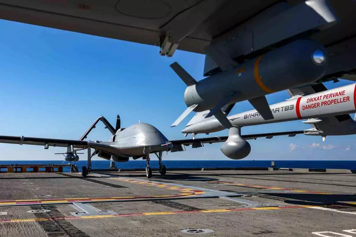 turkiyenin ilk siha gemisi tcg anadolu denizkurdu tatbikatinda hedefleri vurdu ERUjN16y