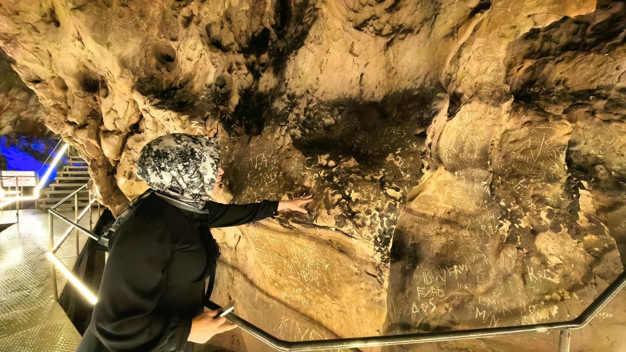 Milyonlarca yıllık mağarayı mahvettiler: Temizlemek bile yasak