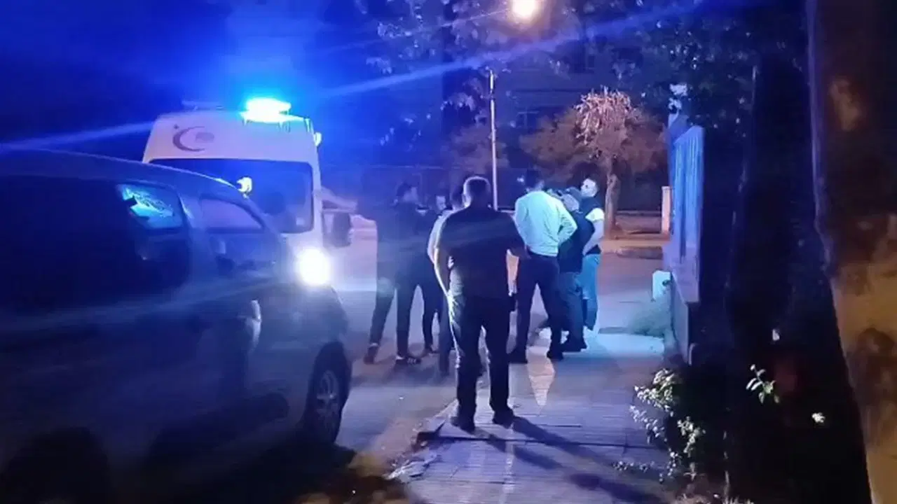 Akrabalar birbirine girdi: 1 kişi bıçakla yaralandı