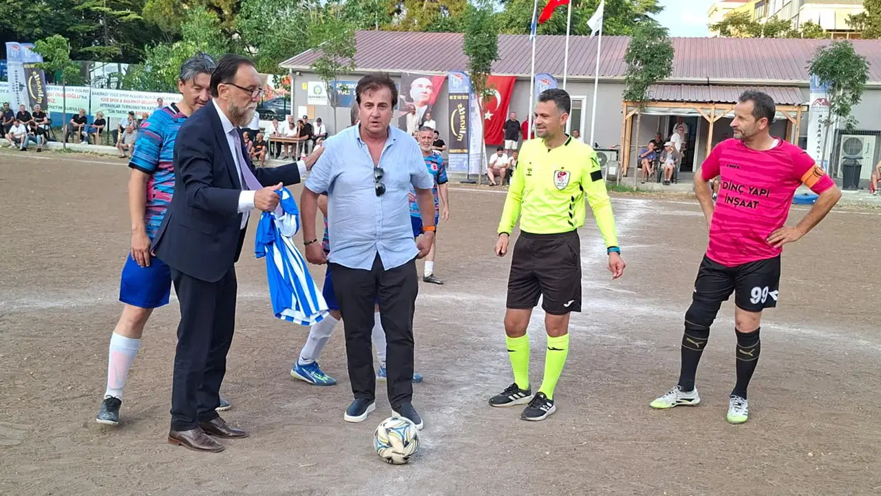 Turk futbolunun efsane isimleri yuce spor veteranlar turnuvasinda bulustu bw3yxXMg